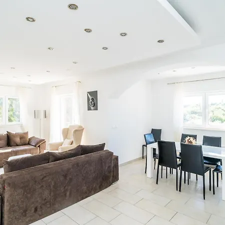 Lovely In With Wifi * Čilipi