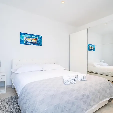 Lovely In With Wifi Apartmán