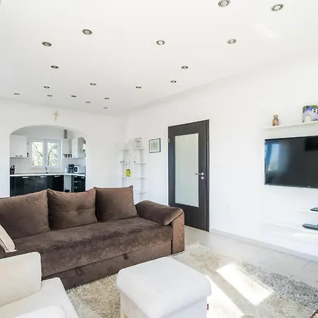 Lovely In With Wifi Cilipi