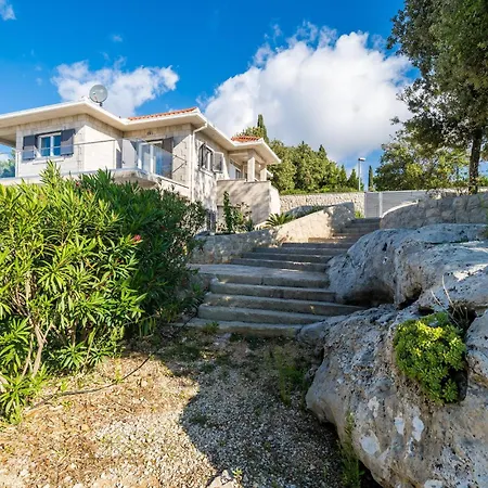 Apartmán Lovely In With Wifi Čilipi