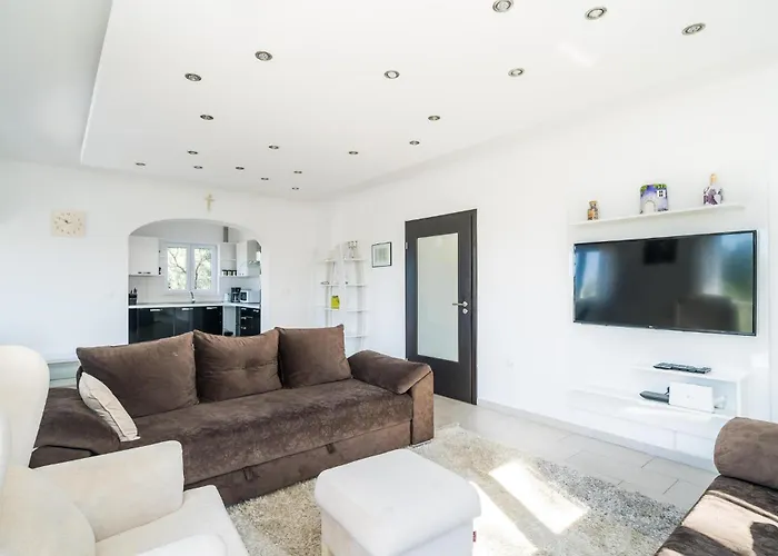 Lovely In With Wifi Čilipi